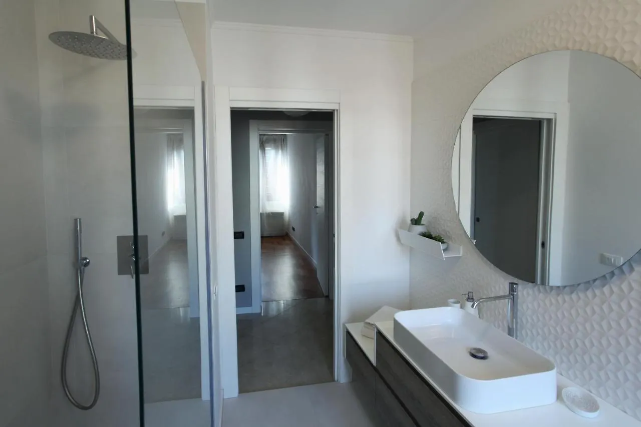 Domus Biennale, Modern Apartment In Venice Centre.