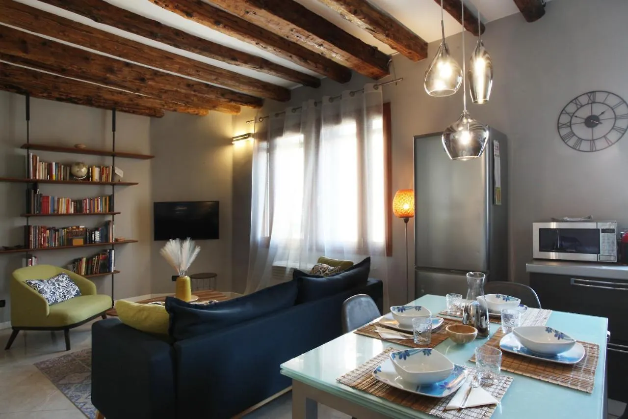 Domus Biennale, Modern Apartment In Venice Centre.