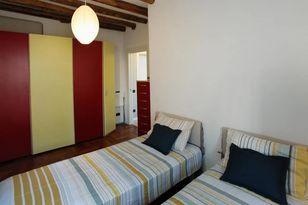 Domus Biennale, Modern Apartment In Venice Centre.