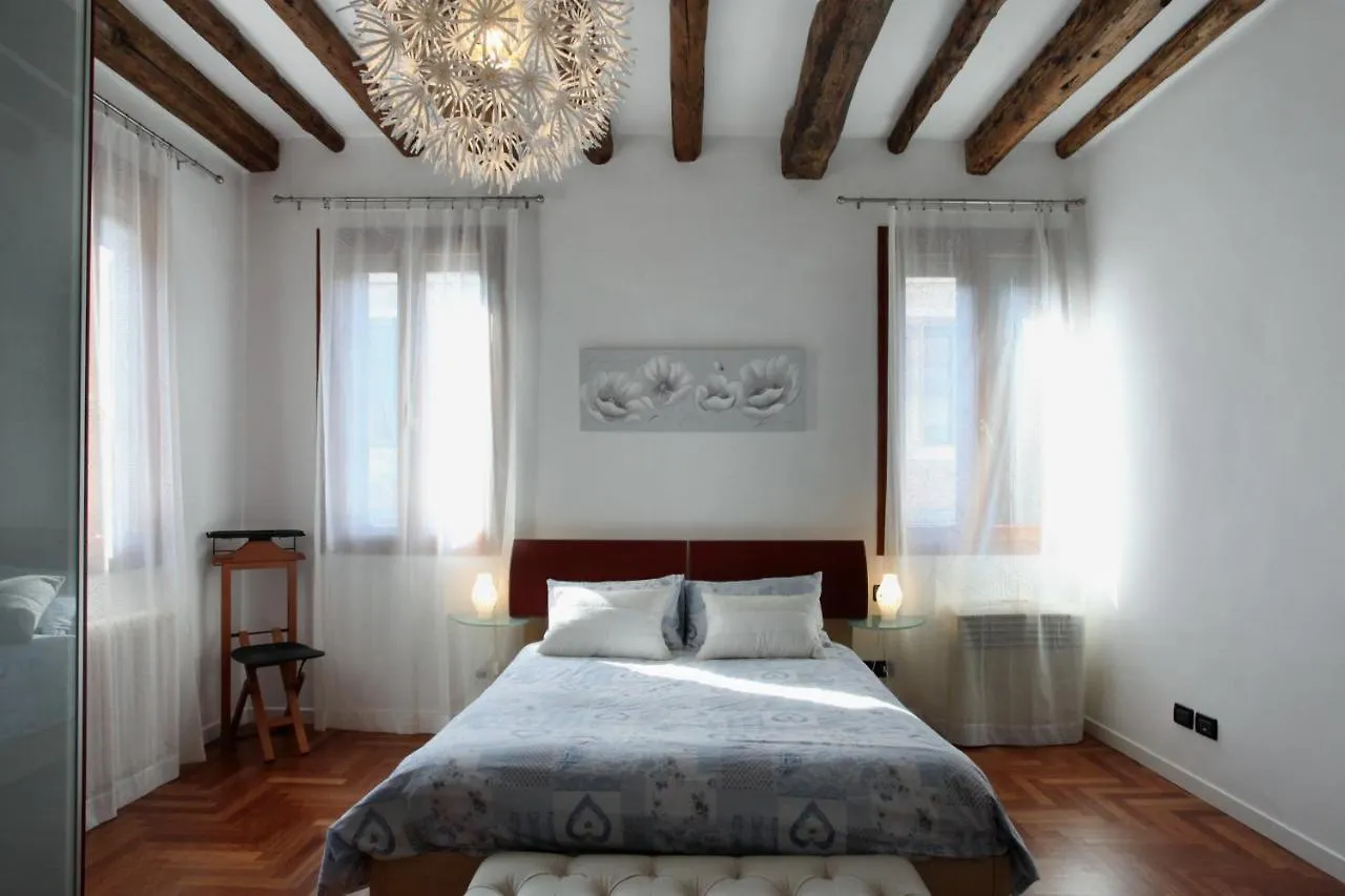 Domus Biennale, Modern Apartment In Venice Centre. 0*,  Italy