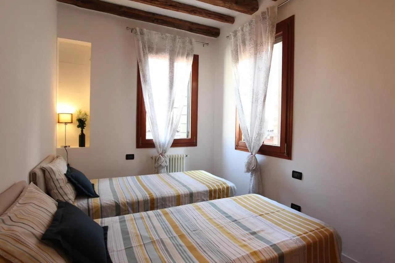 Domus Biennale, Modern Apartment In Venice Centre.
